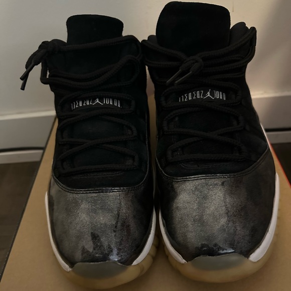 JORDAN RETRO 11’S - Picture 1 of 3